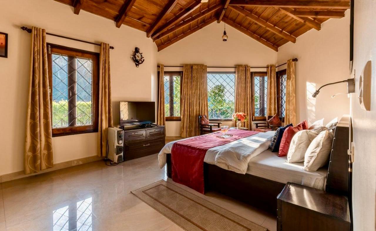 Spacious Two Bedroom Villa with a private garden in Nainital